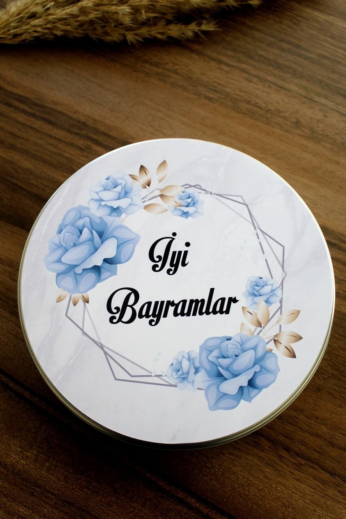 Metal Kutuda Pelit Valonia Iyi Bayramlar Çikolatası 40 Adet