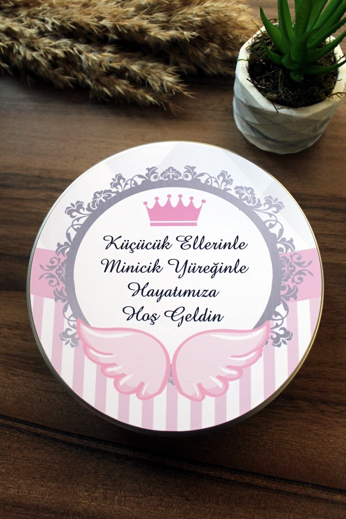Metal Kutuda Pelit Valonia Hoşgeldin Bebek Çikolatası Pembe 40 Adet