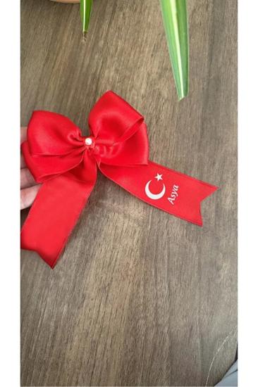 Türk Bayrağı ve Atatürk İmza Baskılı İsimli Kız Çocuk Saten Kurdele Fiyonk Tokası
